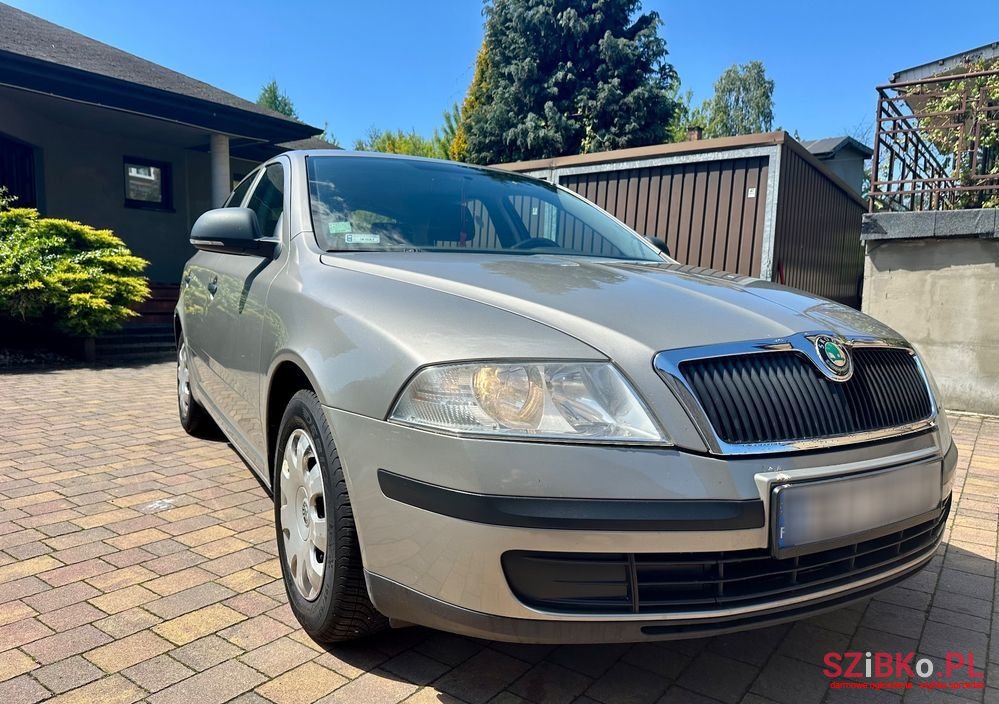 2012' Skoda Octavia 1.6 Tour photo #6