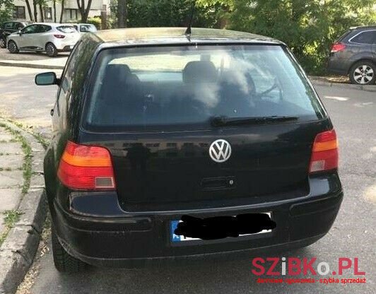 2003' Volkswagen Golf photo #2