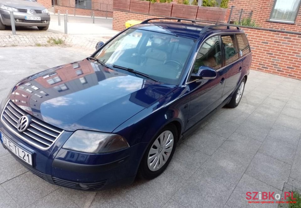 2001' Volkswagen Passat photo #3