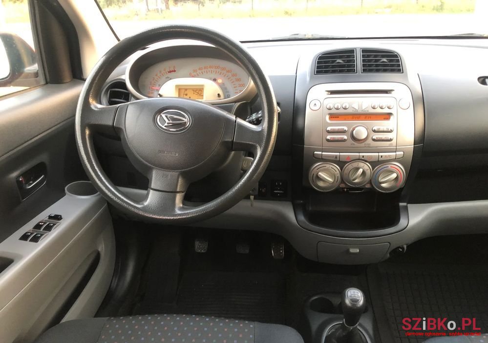 2008' Daihatsu Sirion 1.0 photo #2