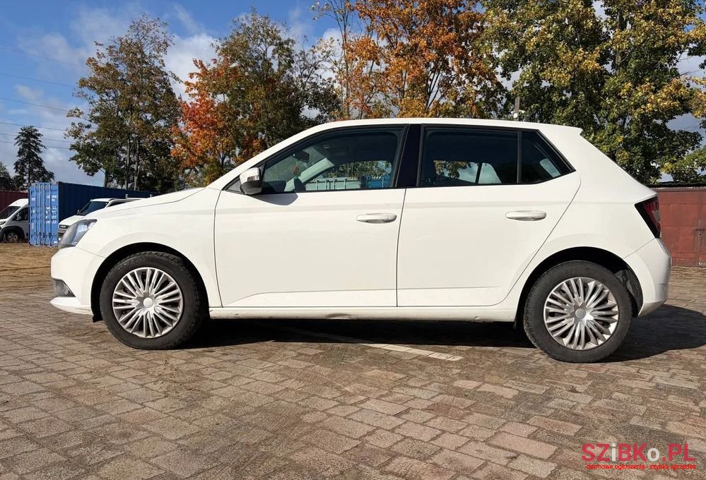 2015' Skoda Fabia 1.4 Tdi Ambition photo #3