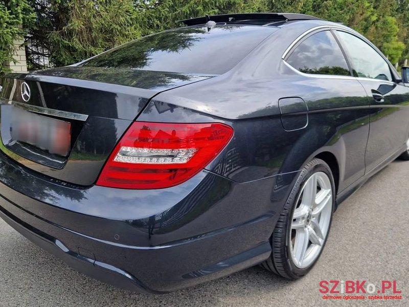 2011' Mercedes-Benz C-Class 250 Coupe photo #3