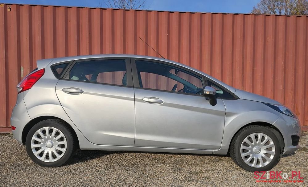 2013' Ford Fiesta photo #4
