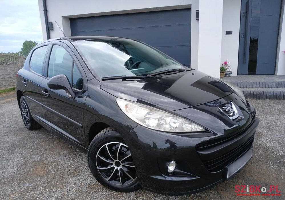 2011' Peugeot 207 1.4 Presence photo #2