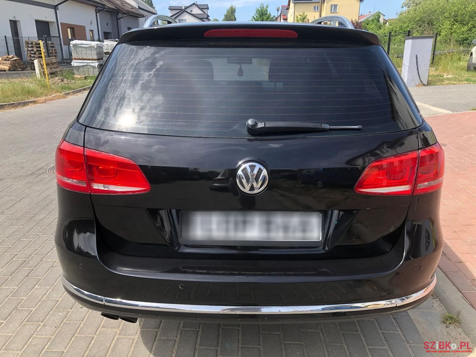 2011' Volkswagen Passat photo #6