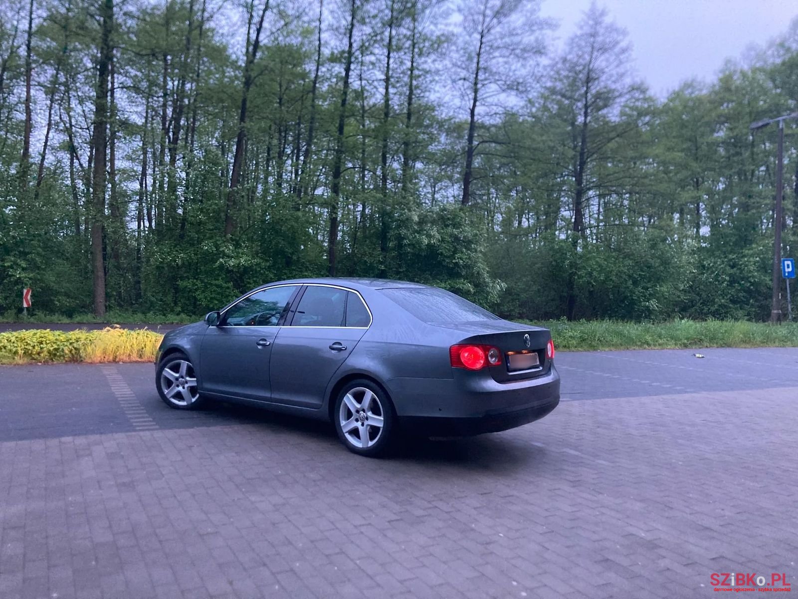 2005' Volkswagen Jetta photo #2