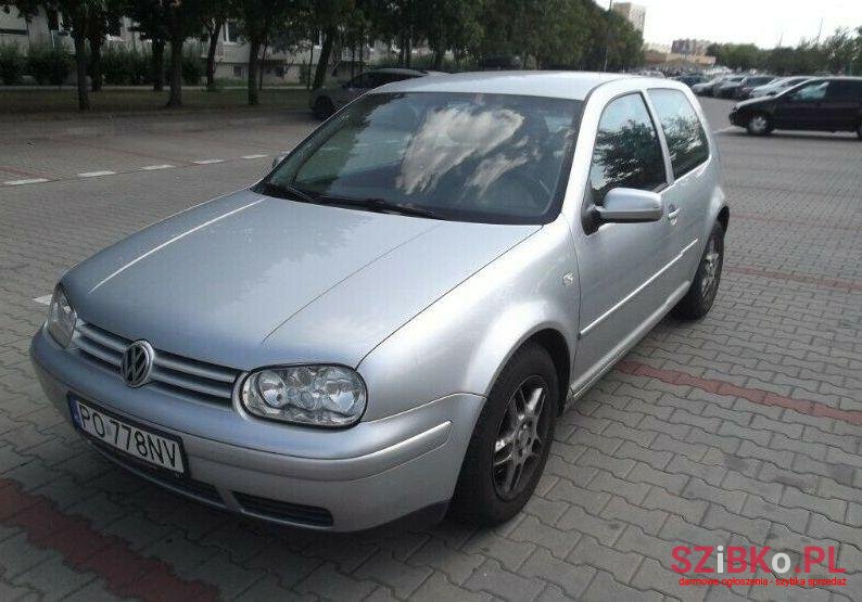 2001' Volkswagen Golf photo #1