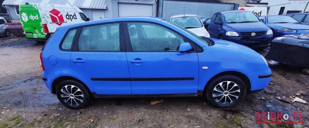 2004' Volkswagen Polo 1.2 Fun photo #2