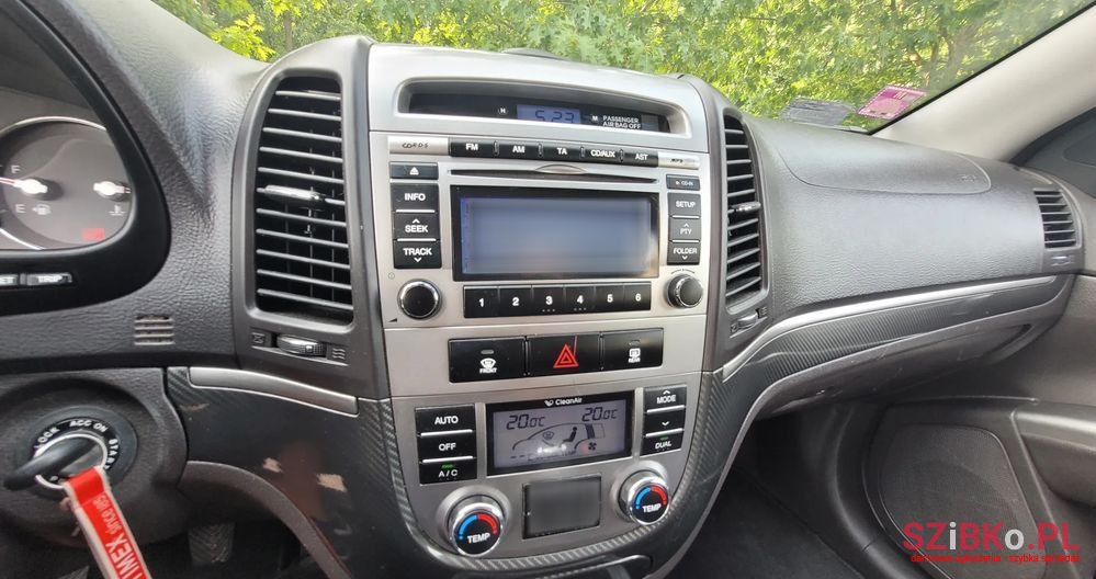 2010' Hyundai Santa Fe photo #2