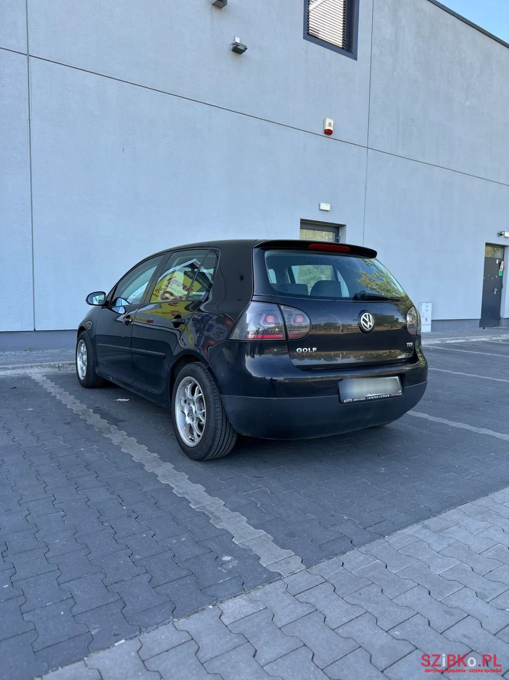 2004' Volkswagen Golf photo #6