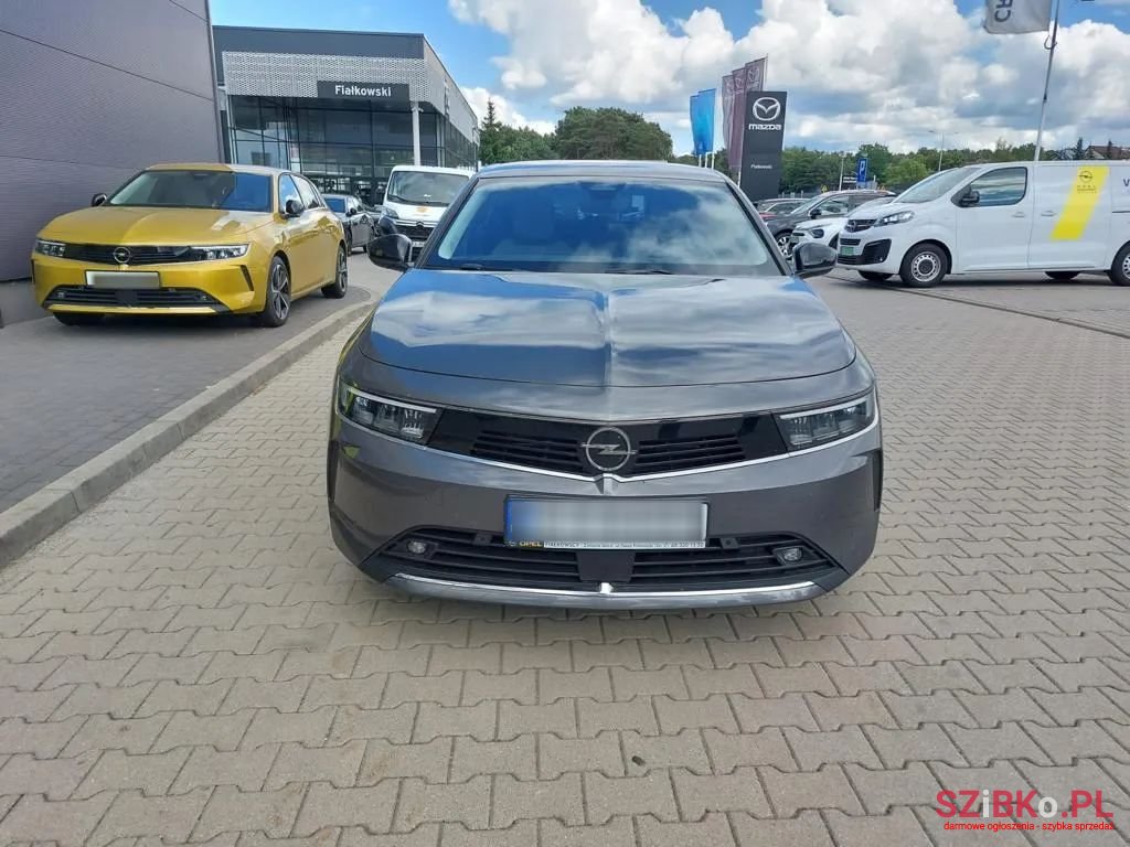 2022' Opel Astra photo #3
