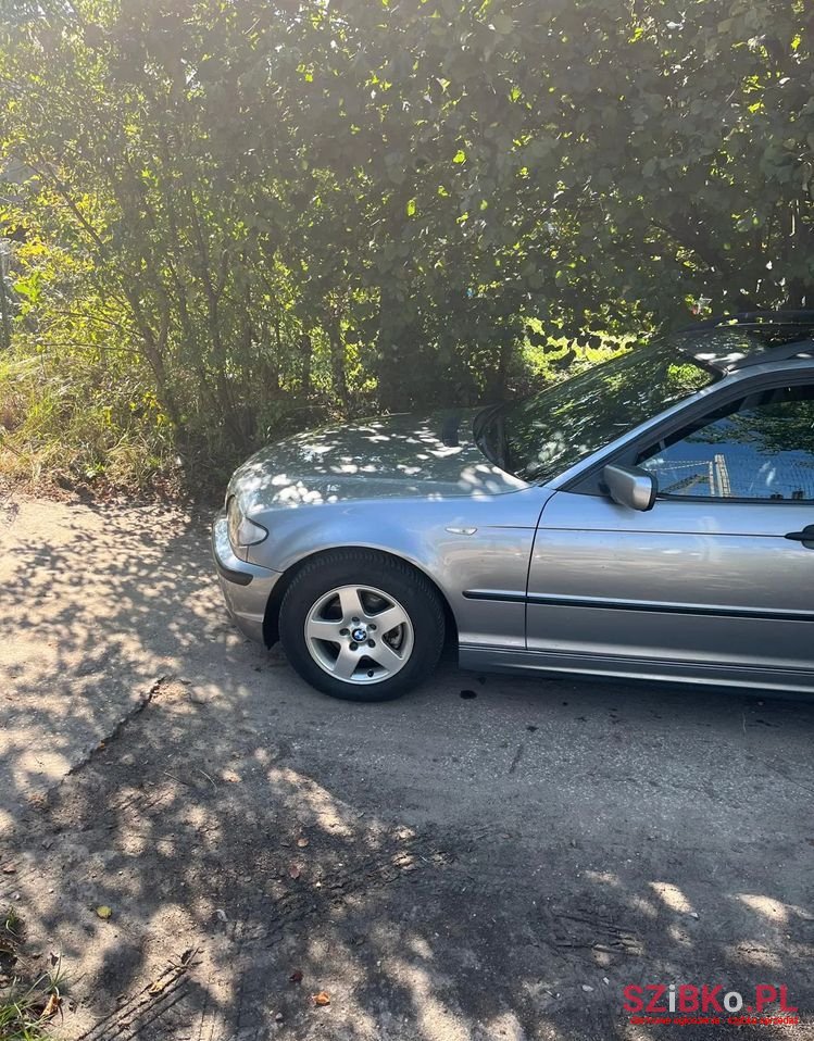 2004' BMW 3 Series 316I Touring photo #3