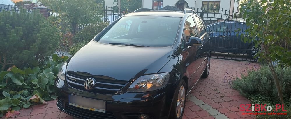 2008' Volkswagen Golf Plus photo #1