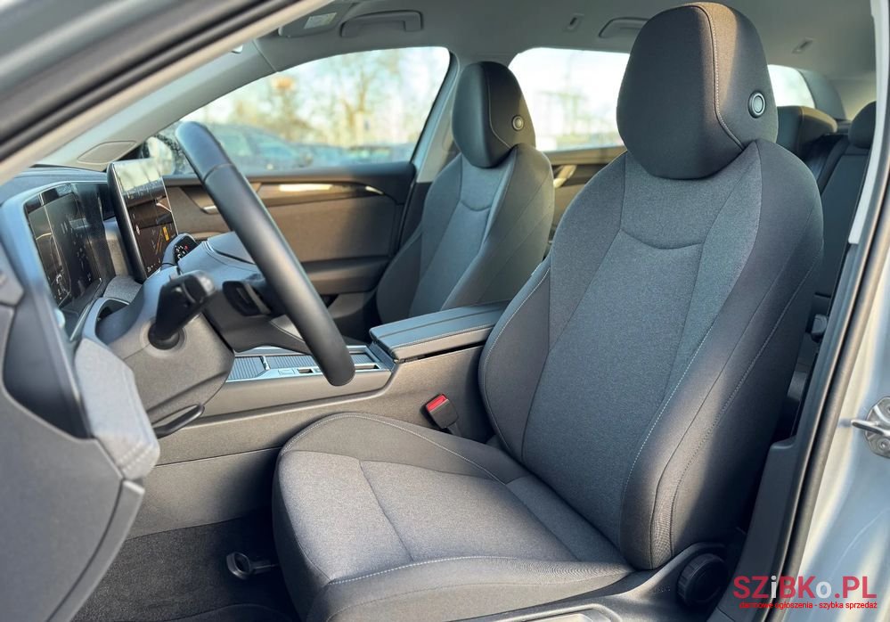 2024' Volkswagen Passat photo #6