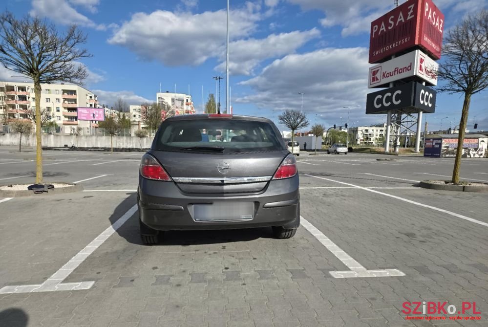 2011' Opel Astra 1.7 Cdti photo #4