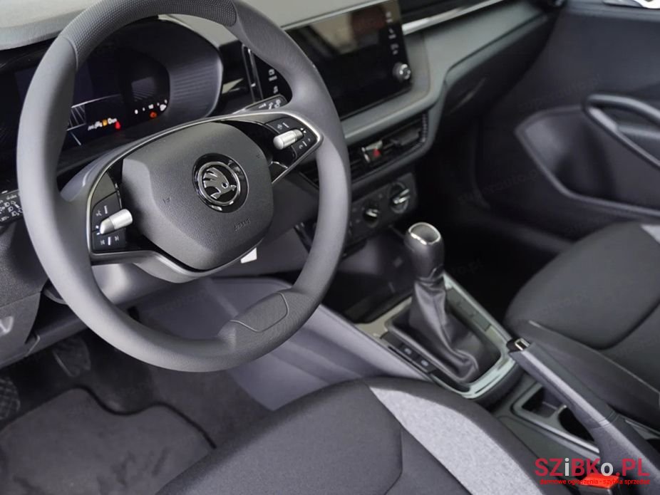 2024' Skoda Fabia 1.0 Essence photo #6