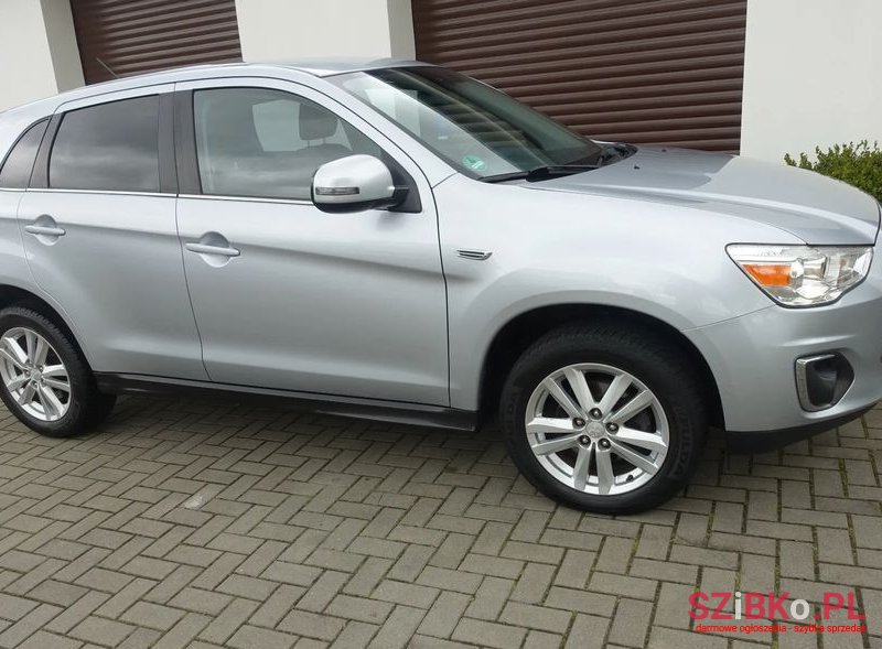 2014' Mitsubishi ASX photo #6