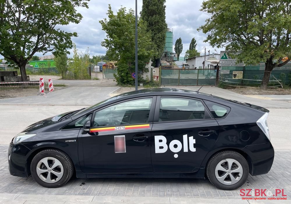 2010' Toyota Prius photo #6