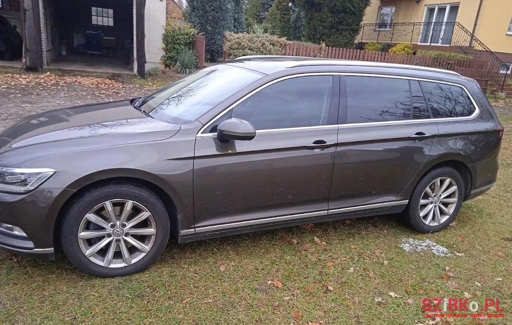 2016' Volkswagen Passat photo #1