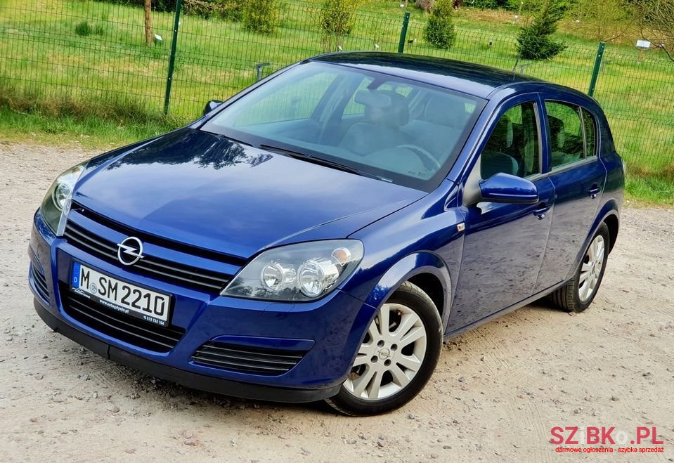 2004' Opel Astra Cosmo photo #3