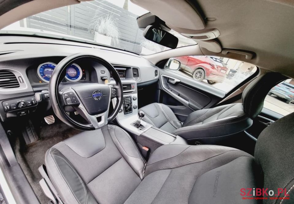 2011' Volvo S60 photo #3