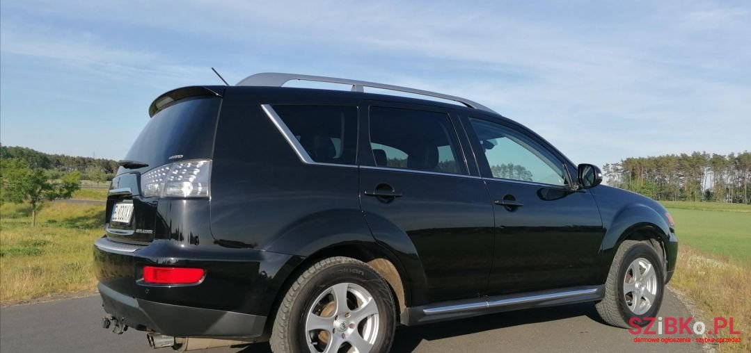 2010' Mitsubishi Outlander photo #4