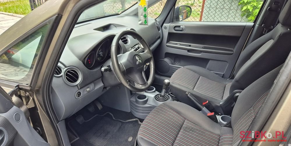 2008' Mitsubishi Colt 1.5 Di-D Motion Plus photo #4