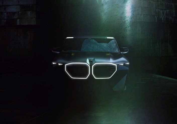 BMW Показала Перше Зображення Гібридного Кросовера XM