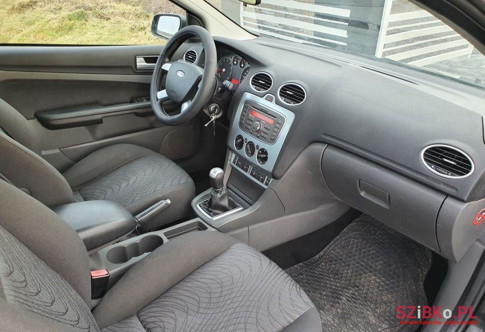 2008' Ford Focus photo #2