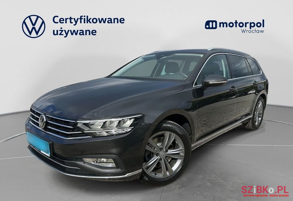 2019' Volkswagen Passat photo #1