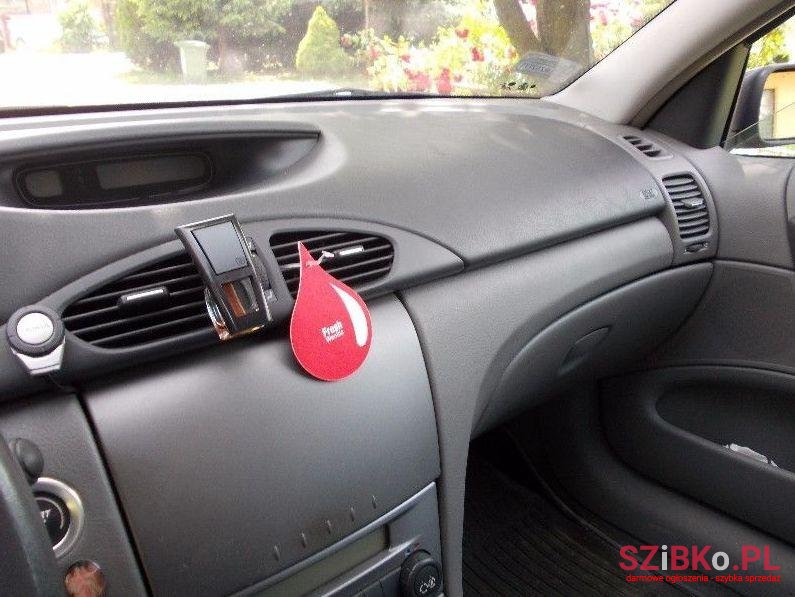 2003' Renault Laguna photo #2