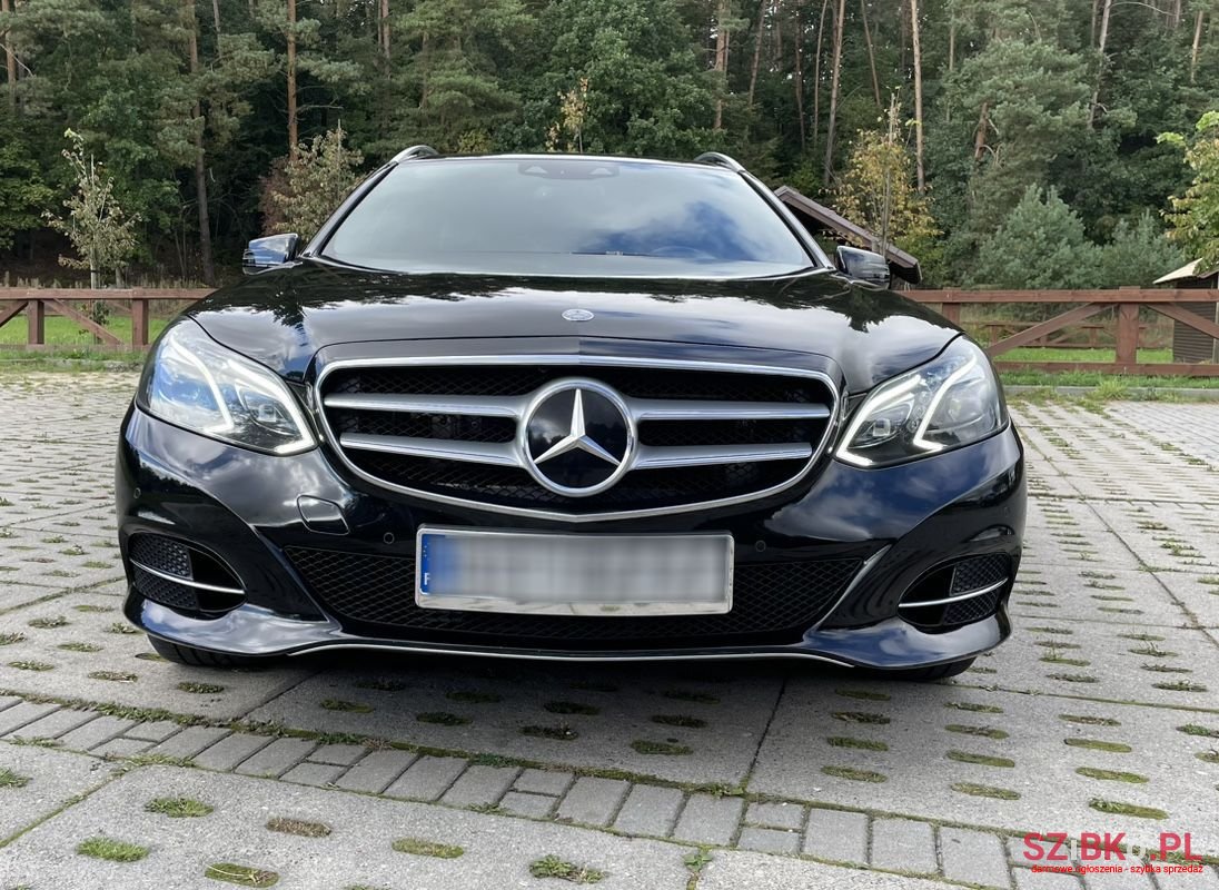2013' Mercedes-Benz E-Class photo #2
