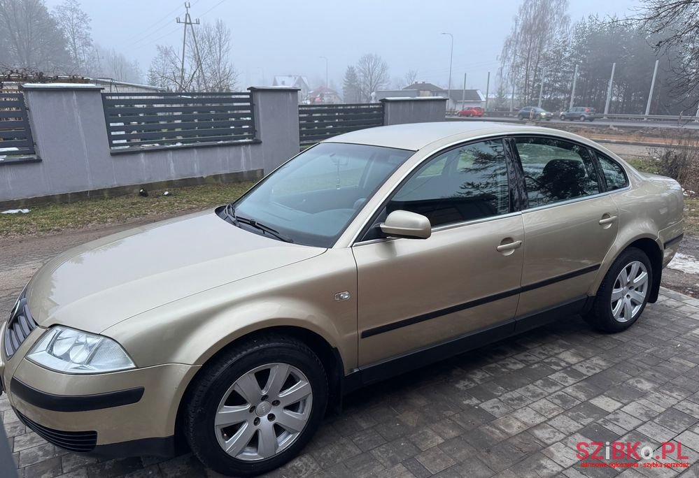 2000' Volkswagen Passat photo #5