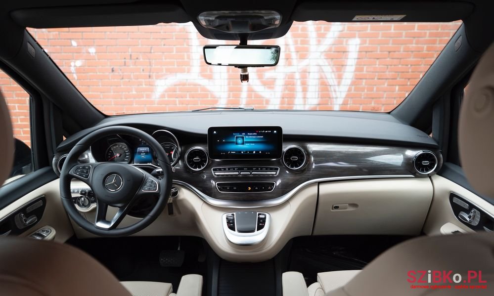 2023' Mercedes-Benz EQV photo #5