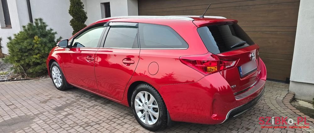 2014' Toyota Auris photo #5