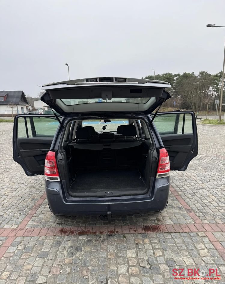 2009' Opel Zafira photo #4