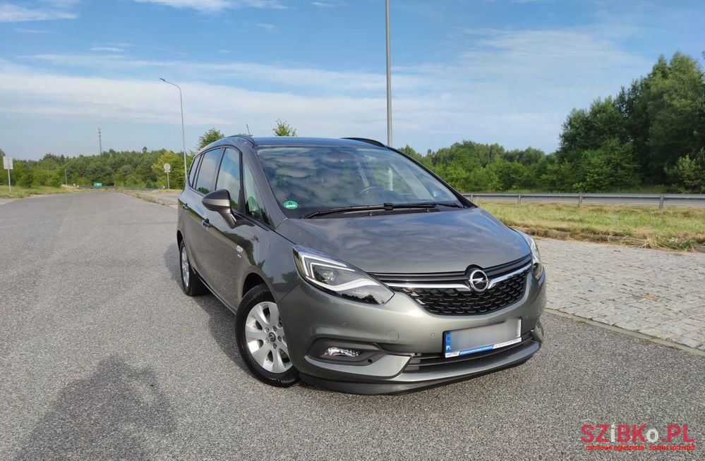 2016' Opel Zafira photo #1
