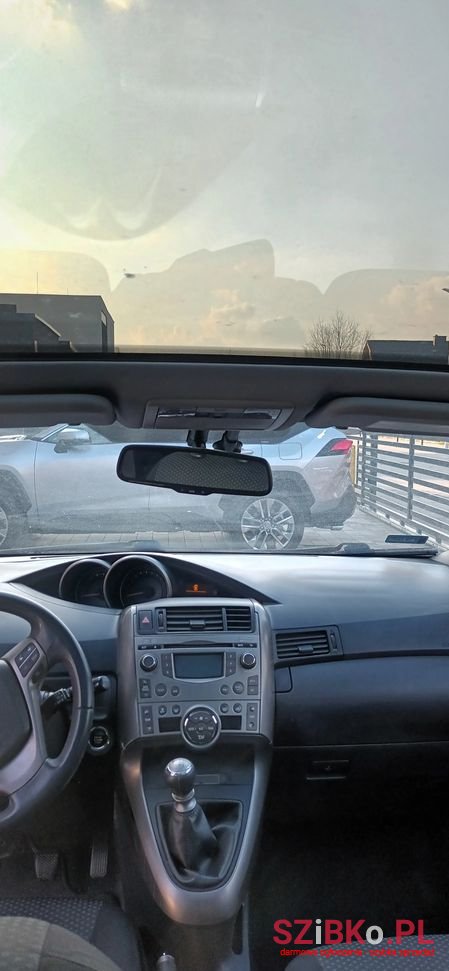 2009' Toyota Verso photo #5