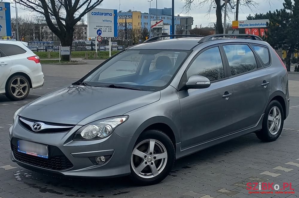 2011' Hyundai i30 1.6 Crdi Comfort photo #1