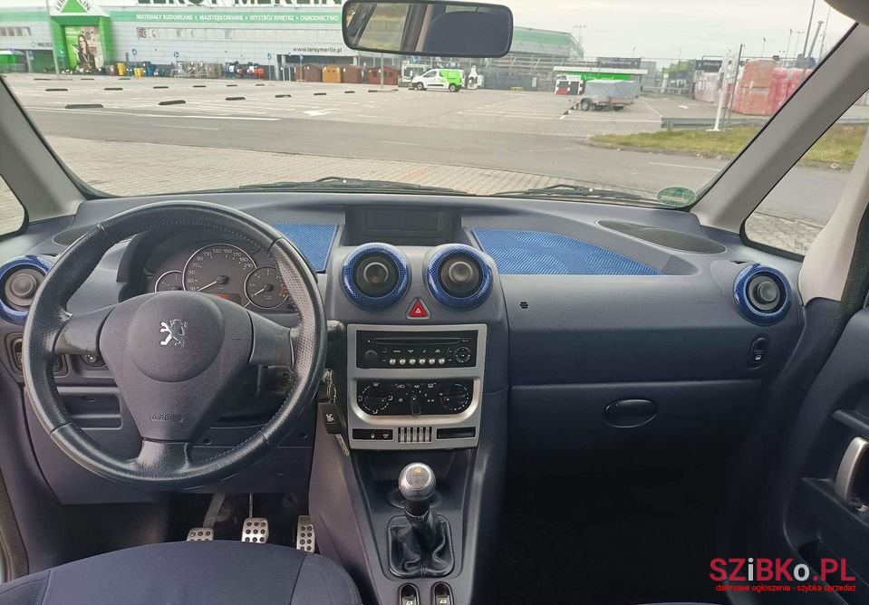 2007' Peugeot 1007 photo #5