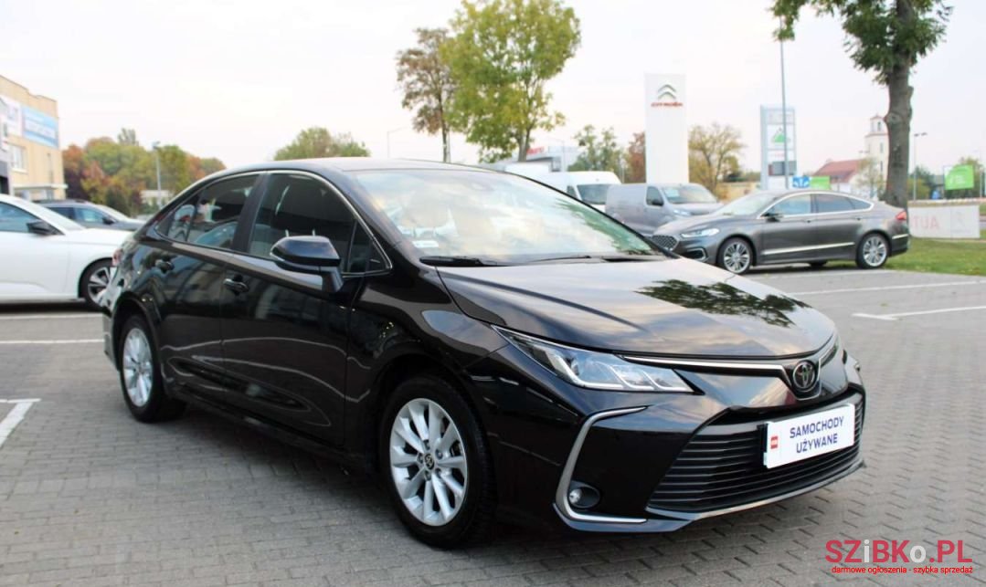 2021' Toyota Corolla photo #2