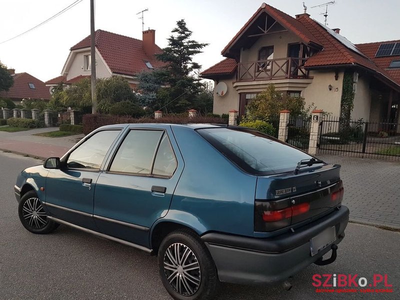 1992' Renault 19 photo #4