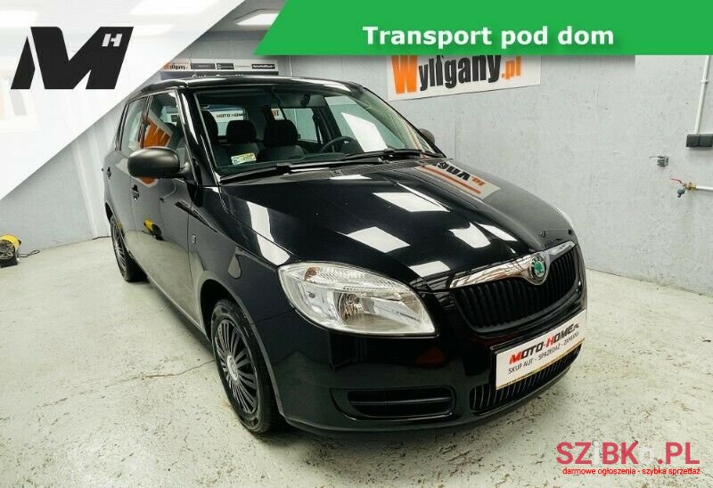 2009' Skoda Fabia photo #2