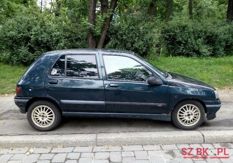 1995' Renault Clio photo #1