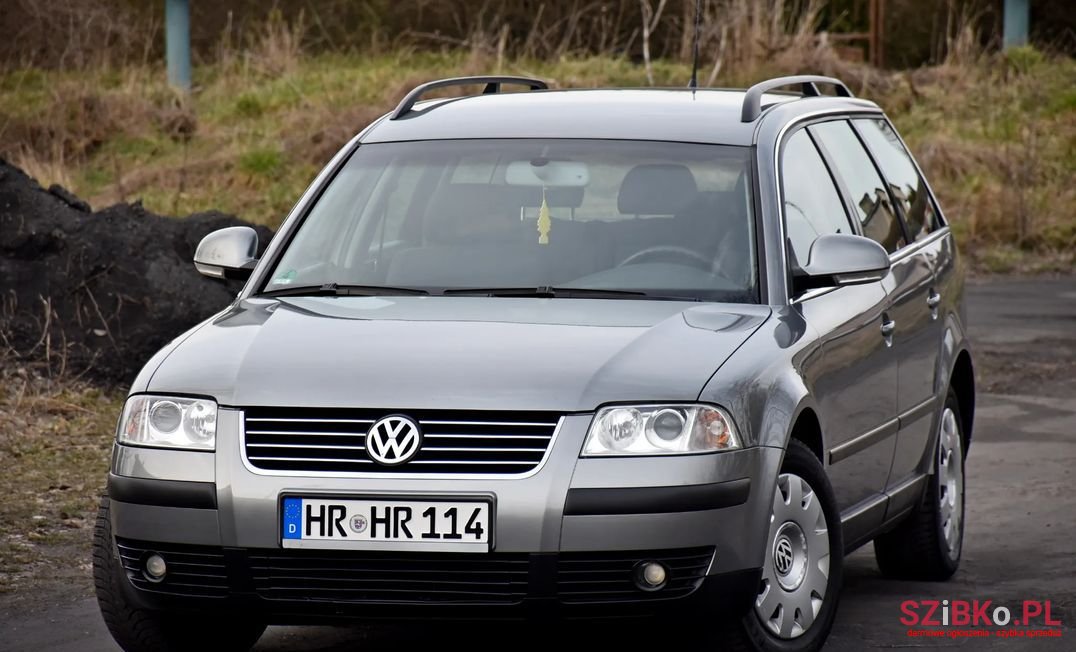 2004' Volkswagen Passat photo #1