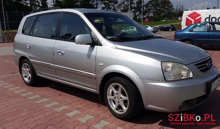 2004' Kia Carens photo #1