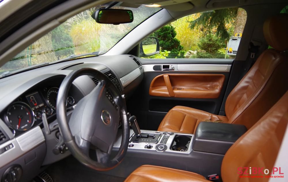 2007' Volkswagen Touareg photo #6