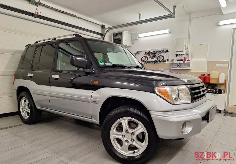 2005' Mitsubishi Pajero Pinin photo #2