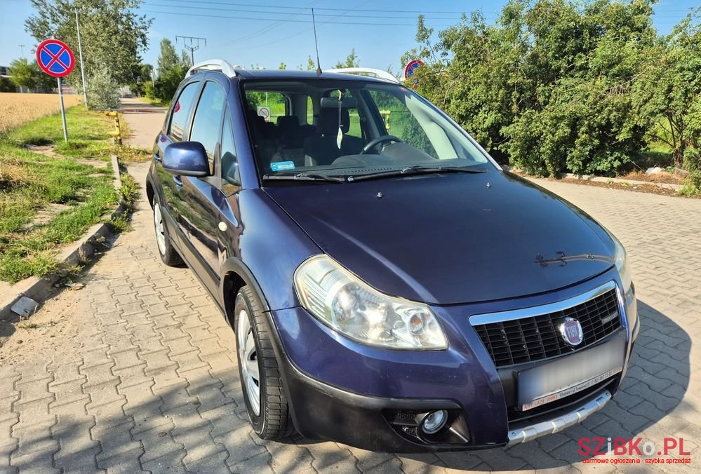 2008' Fiat Sedici photo #4