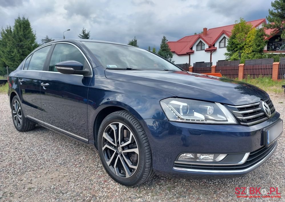 2013' Volkswagen Passat photo #5